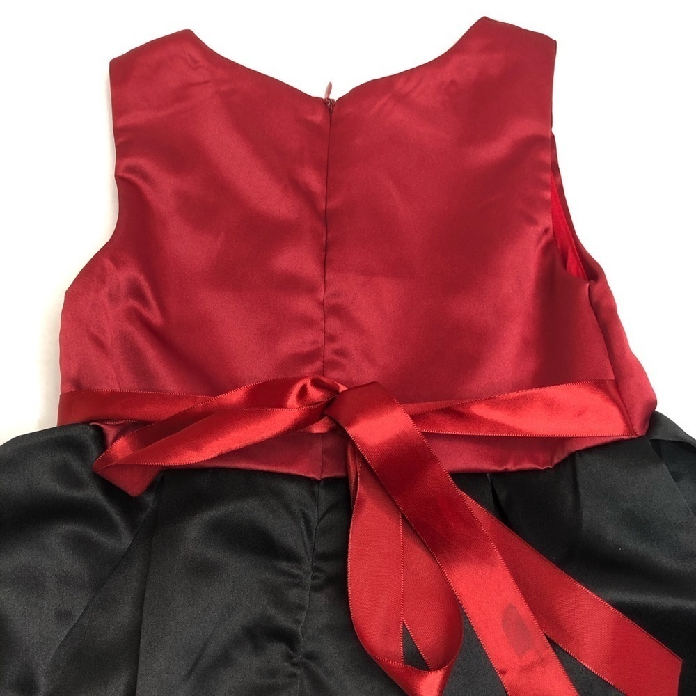 Toddler girl black and red embroidery sleeveless dress size 4 - Picture 4 of 8